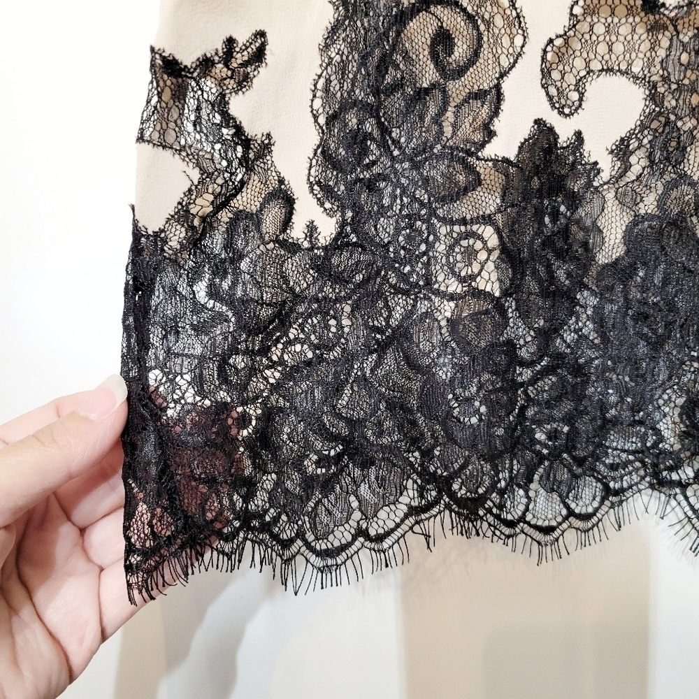 Alice + Olivia Marge Black Lace Champagne Silk Cowl Back Blouse Size Medium - Picture 6 of 10